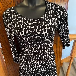 Black and white 3/4 sleeve dress